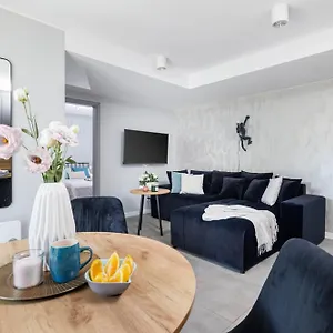 Roomsy - Silver Moon Apartament